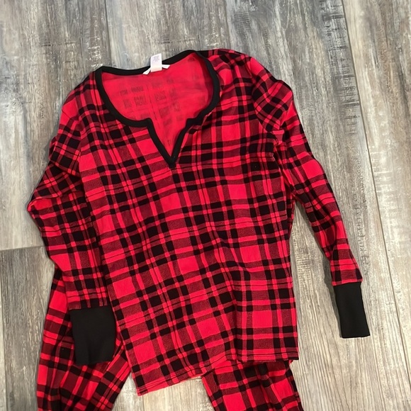 VICTORIA'S SECRET Thermal Long Pajama Set Red Black Plaid small - Picture 9 of 9
